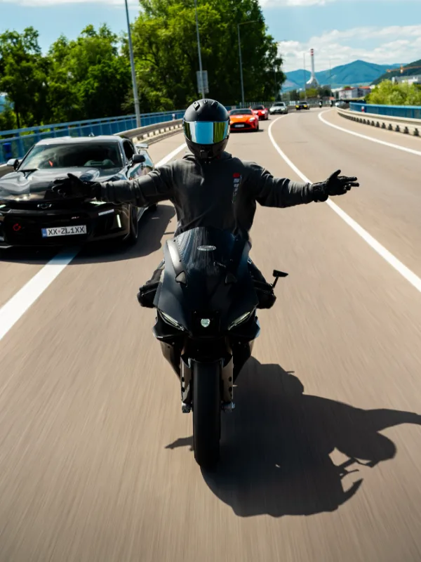 @_smyk0 na motorke počas Greta Tour